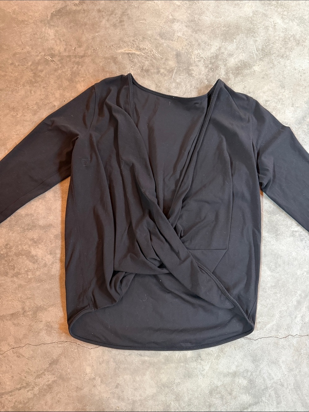 lululemon athletica Black Long-Sleeve Twist-Front Top - size medium (no tag) - Picture 2 of 3
